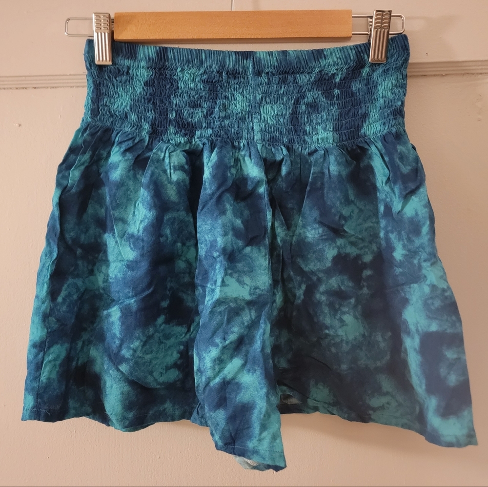 Lotus and Luna shorts blue tie dye floral print size s/m